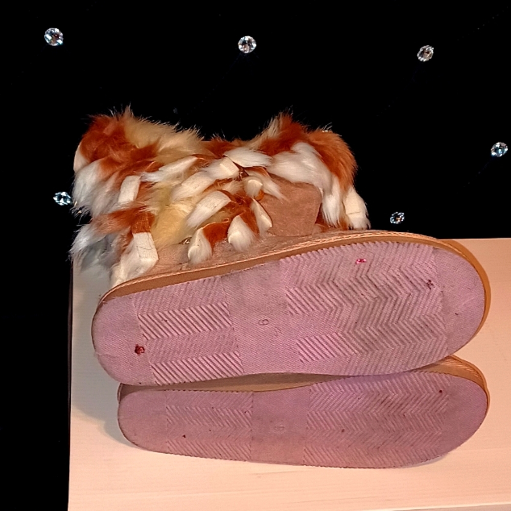 Womens Just fab Fuzzies, winter's, coming, blush boots